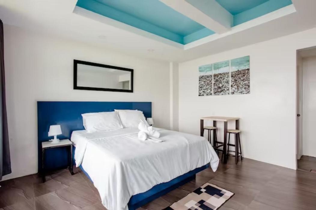 Casa Noah Hotel Tagaytay City Екстериор снимка