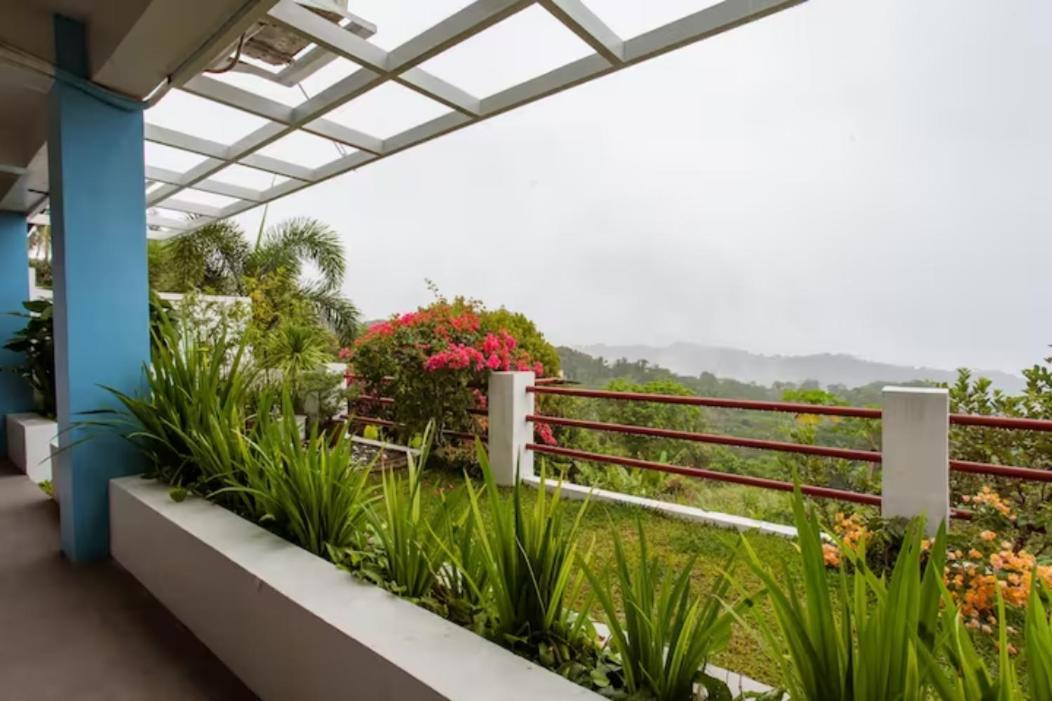 Casa Noah Hotel Tagaytay City Екстериор снимка